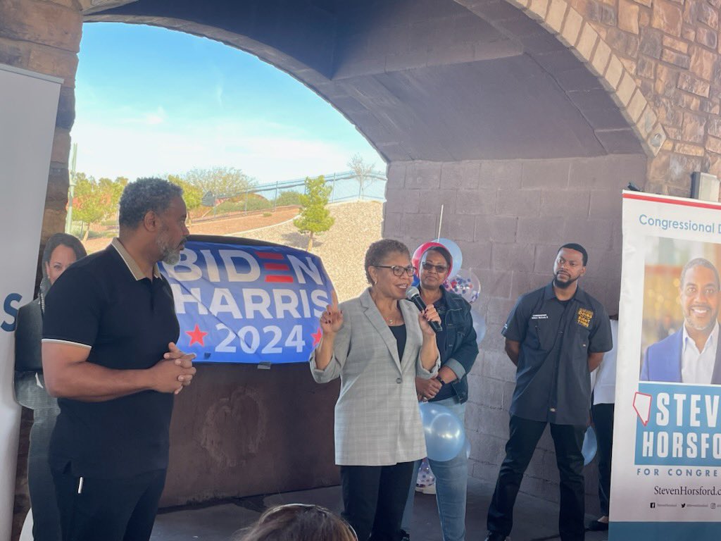 Just got back to LA! Spent the morning with the Chair of the Congressional Black Caucus @StevenHorsford in Nevada to rally for President Biden and Vice President Harris. Our democracy is on the line! Let’s do this!