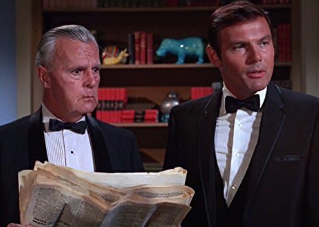 bizclouder's tweet photo. @Crisopera1 When I first saw Neil Hamilton to Batman, I always thought he was best looking one even over Adam West.  

I had a crush on Neil.😍  

#NeilHamilton #TCMParty #WhyBeGood https://t.co/NnVEbCXxsc