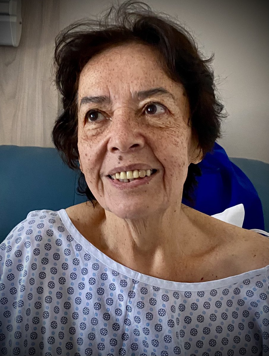 pparcos1's tweet photo. Mi distinguido TL, les pido toda su energía positiva, oraciones y buenas vibras para una mujer que amo (mi hermana mayor) y por razones de salud e intervenciones delicadas ya lleva dos semanas internada en el Hospital #FuerzaToñitaLinda 
💪❤️😘 https://t.co/hkv8dGSHV1