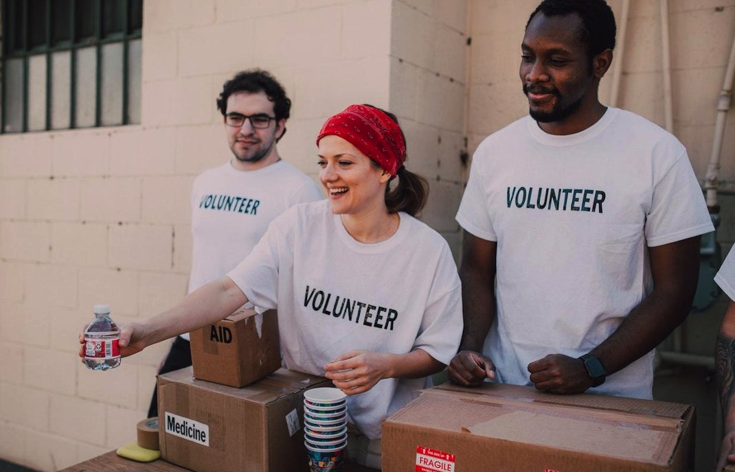 Some of our tips to throw the perfect nonprofit fundraising event include picking the right audience, choosing a great venue and using volunteers for a lot of the work. bit.ly/3UWECMD #NaifProductions #EventProfs #MeetingProfs #fundraiser