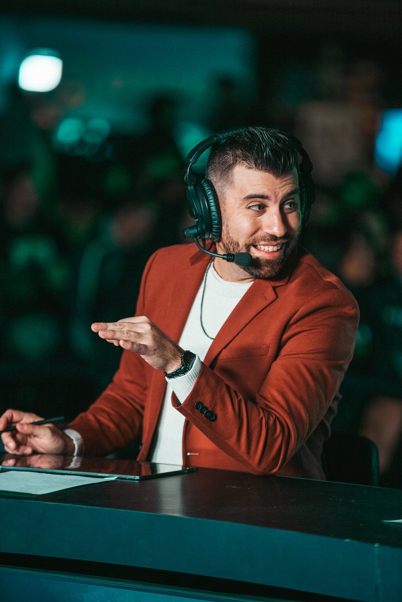 IHOLDSHIFT tweet media