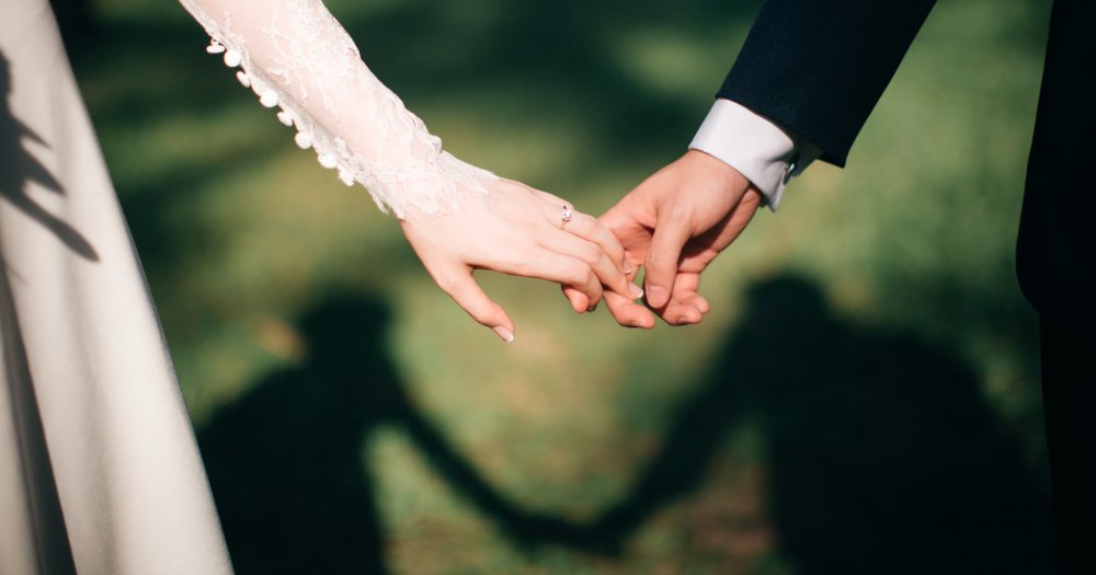 MothershipSG's tweet photo. 82% of S'poreans aged 21-34 don't think marriage is necessary, most still want to get hitched: IPS poll https://t.co/OHKVEBGCXV https://t.co/psZp6k7wCV