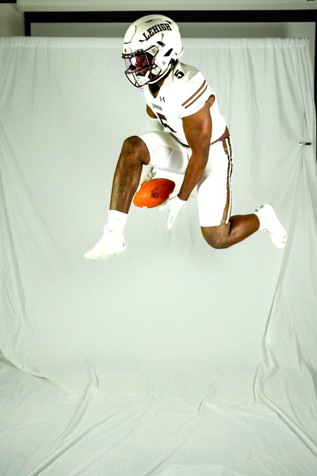 B. Izundu tweet media