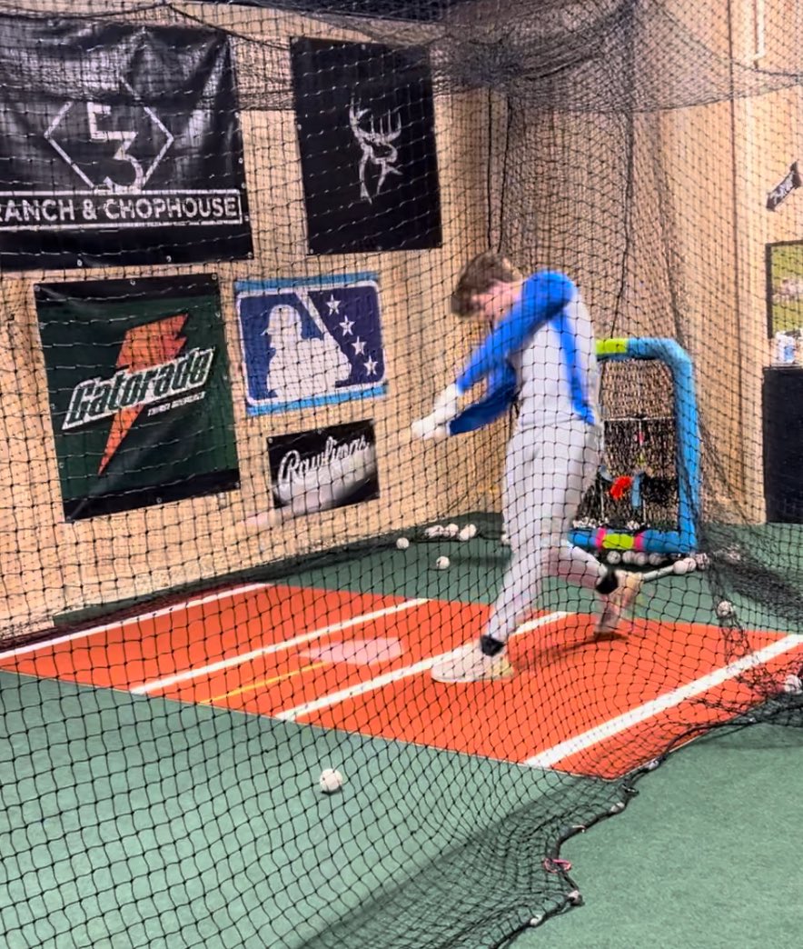 <a href="/Reidkent9/">Reid Kent</a> <a href="/JackGaia9/">jack</a> and <a href="/CarsonSchmelzer/">Carson Schmelzer</a> displaying ++swings on their business trip. #1stClassYoungMen🤟🤟🤟