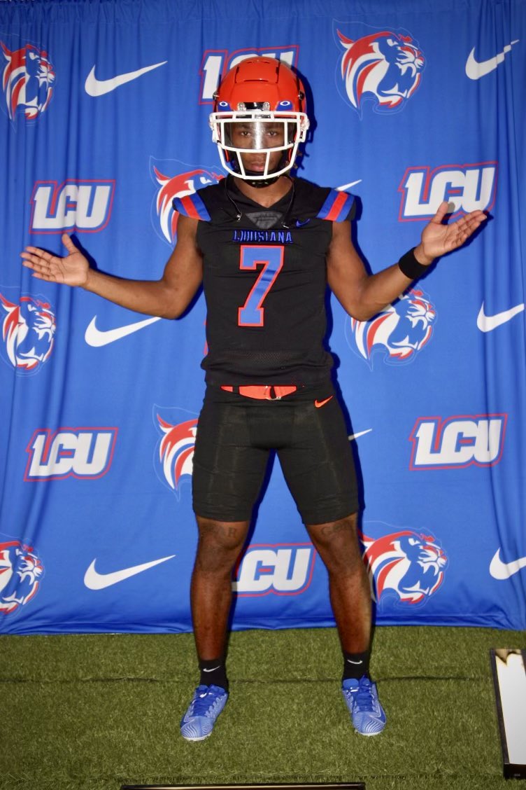 I'm very blessed and grateful to recieve a official visit and Offer🧡💙after conversating with @CoachWeaverLCU and welcoming program from <a href="/LCU_ftball/">LCU Football</a> <a href="/drewmaddox8/">Coach Drew Maddox</a> <a href="/CoachJZGraham/">Joshua Graham</a>