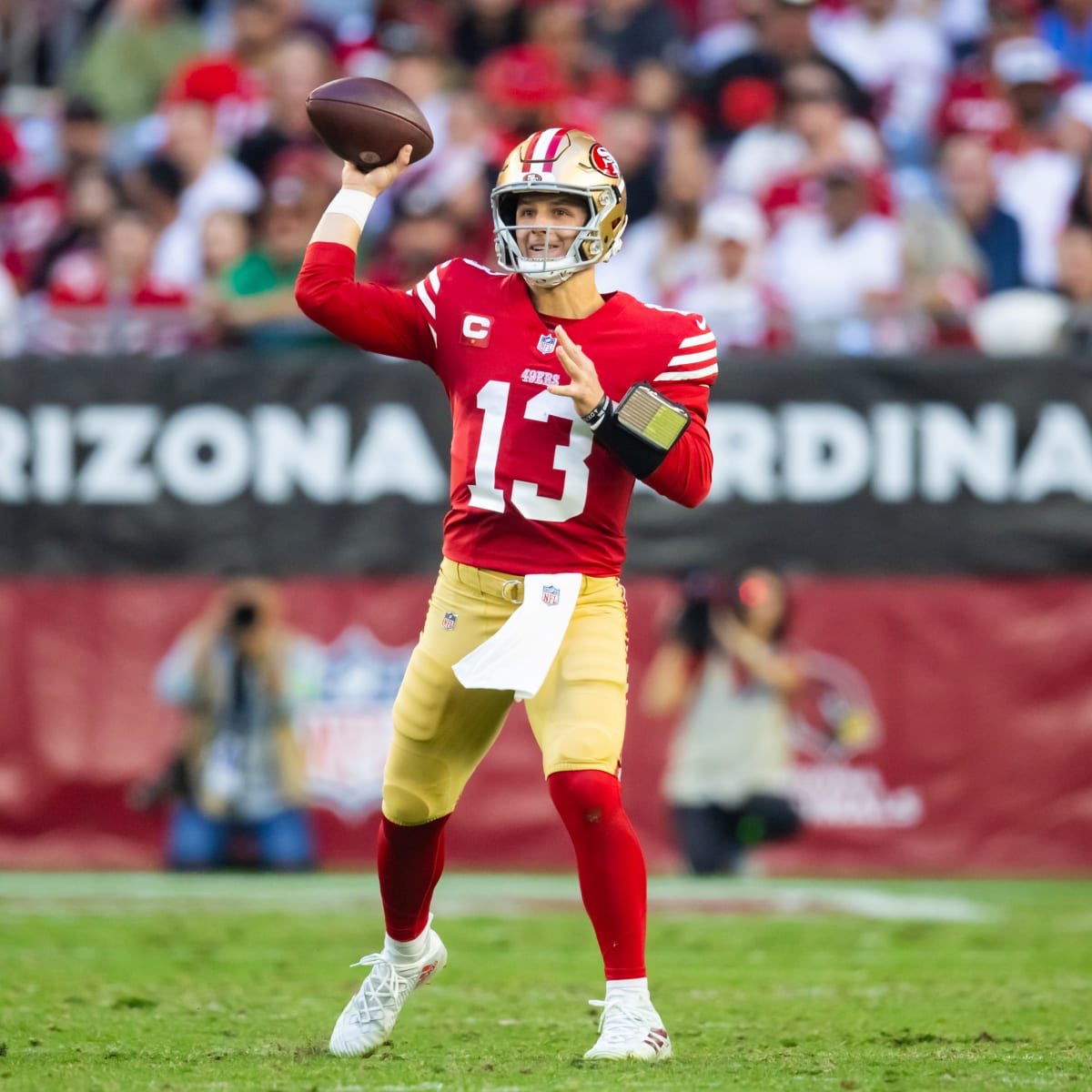 TruthBerner34's tweet image. Curry fans were trying to compare Steph to Mahomes, but THIS is the Steph Curry of football 

Plays in the bay

Overrated due to team success 

Has insane luck with opposing teams making senseless blunders 

Has an amazing supporting cast

Was drafted late