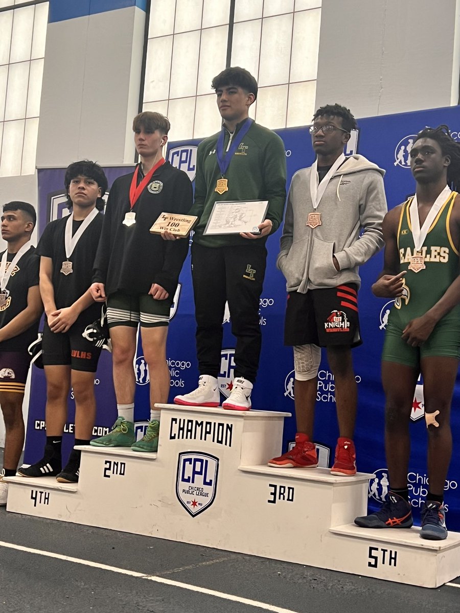 SennAthletics's tweet photo. Huge congrats to Sr. Max Nevinger for placing 2nd in city at 150lbs and So. Lennon Ojeda for placing 4th at 138 lbs!! 
@SennPrincipal @network14cps @mikeywoj @mikeclarkpreps https://t.co/PgGTE1EXkA