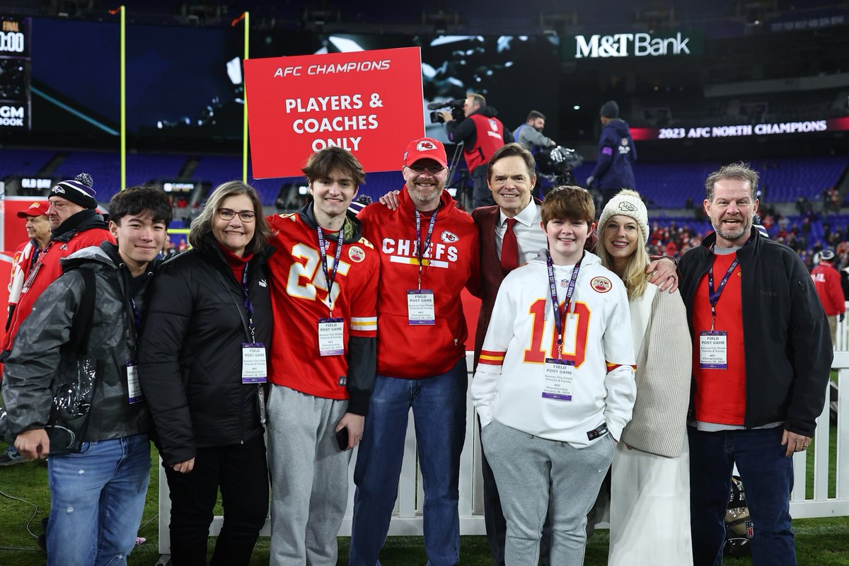 Mark Donovan tweet media