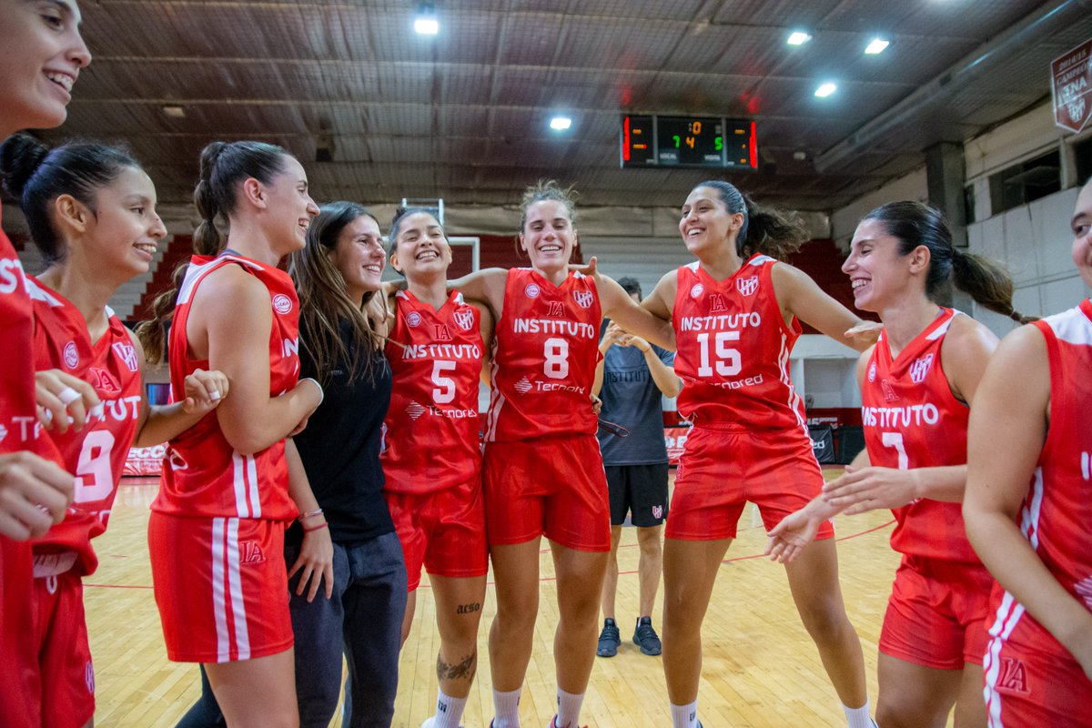 Instituto metió un parcial de 29-16 en el último cuarto, le ganó a Olímpico 67-65 y conquistó la primera victoria en la Liga Nacional Femenina
lavoz.com.ar/deportes/basqu…