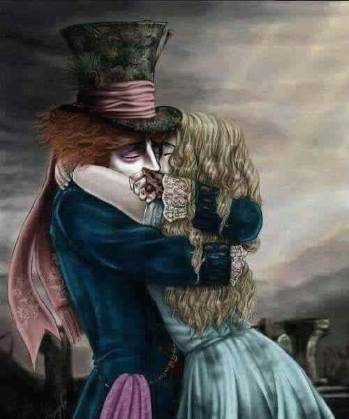 "El secreto, querida Alicia, es rodearte de personas que te hagan sonreír el corazón. Es entonces, solo entonces que estarás en el País de las Maravillas". 🖤💫

— Lewis Carroll, Alicia en el país de las maravillas