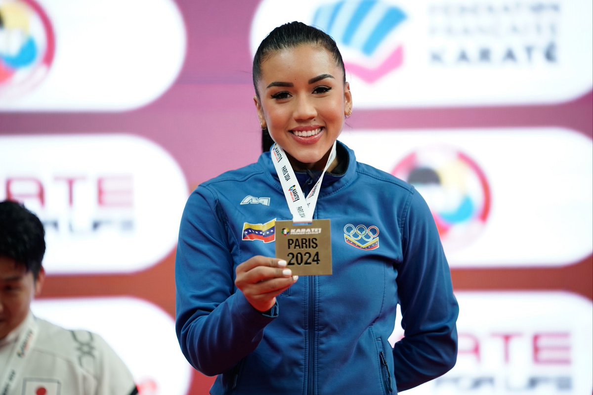 SuaAmor14's tweet photo. DE CIUDAD BOLÍVAR PARA EL MUNDO! YORGELIS SALAZAR CAMPEONA DE KARATE  EN PARIS 2024! VIVA VENEZUELA 🇻🇪 CARAJOOOOOOOOOOOOOOOOOS https://t.co/kb60Uf1EDi