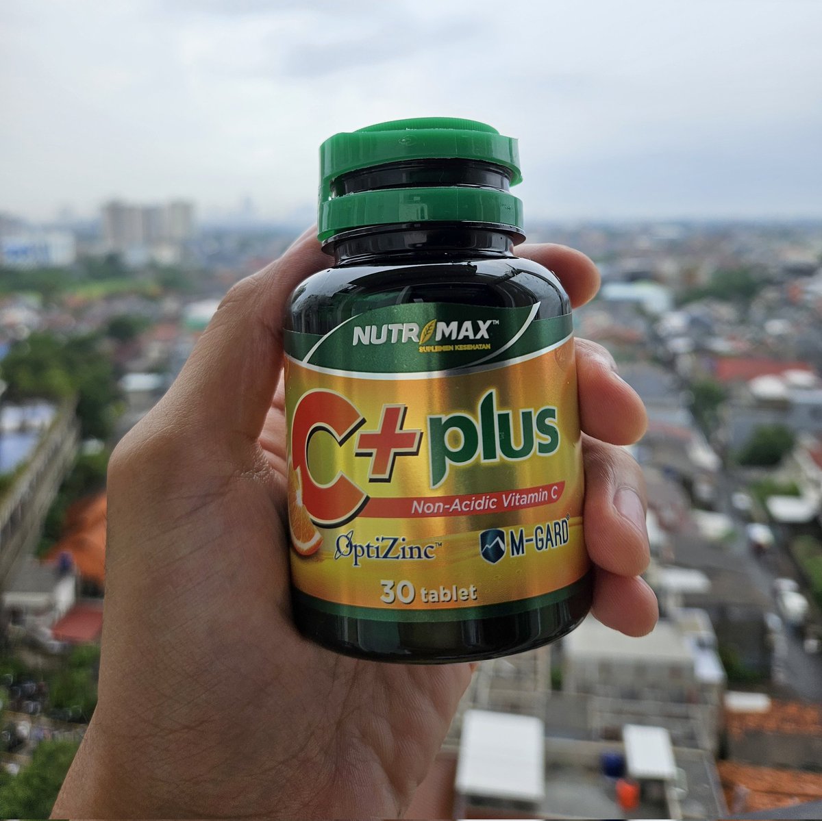 blasiusneri's tweet photo. Supplement for Software Engineer to increase their C++ https://t.co/V2cCu0y7JF