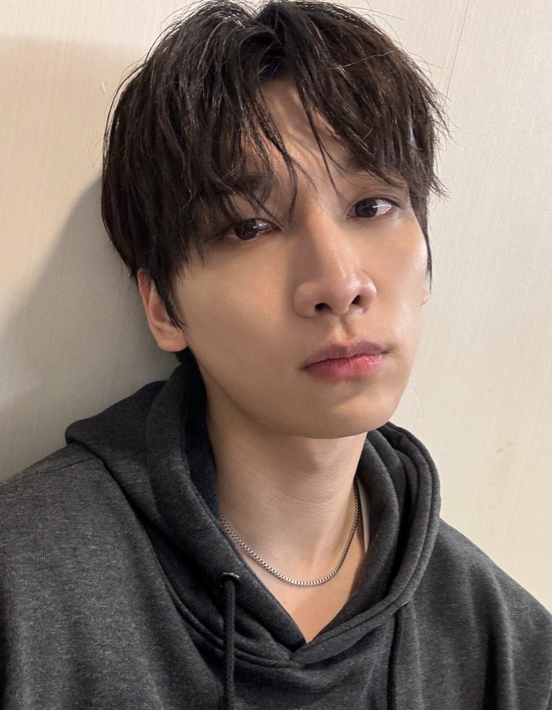 🤳(Ft.🇭🇰✨)