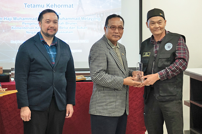 borneo_bulletin's tweet photo. Gala night for local shutterbugs
#national #brunei #bruneinews #borneobulletin #bruneiheadlines #PFNBD #Gala #night #for #local #shutterbugs
https://t.co/eMkHXoEKjZ https://t.co/CEmviSt3NG