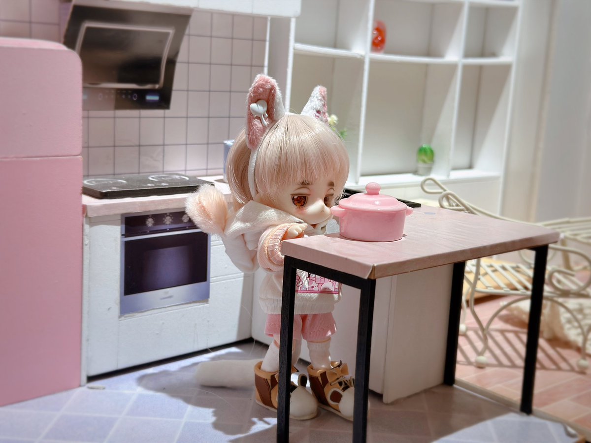 #솜문치샵 #귤머랭s

          (떨어뜨릴까…) 
                                 O
                                   o