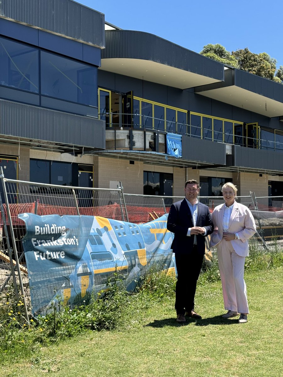 Great to be with @LiberalAus candidate for #Dunkley, Nathan Conroy today in Frankston and the Peninsula #deliveringfordunkley