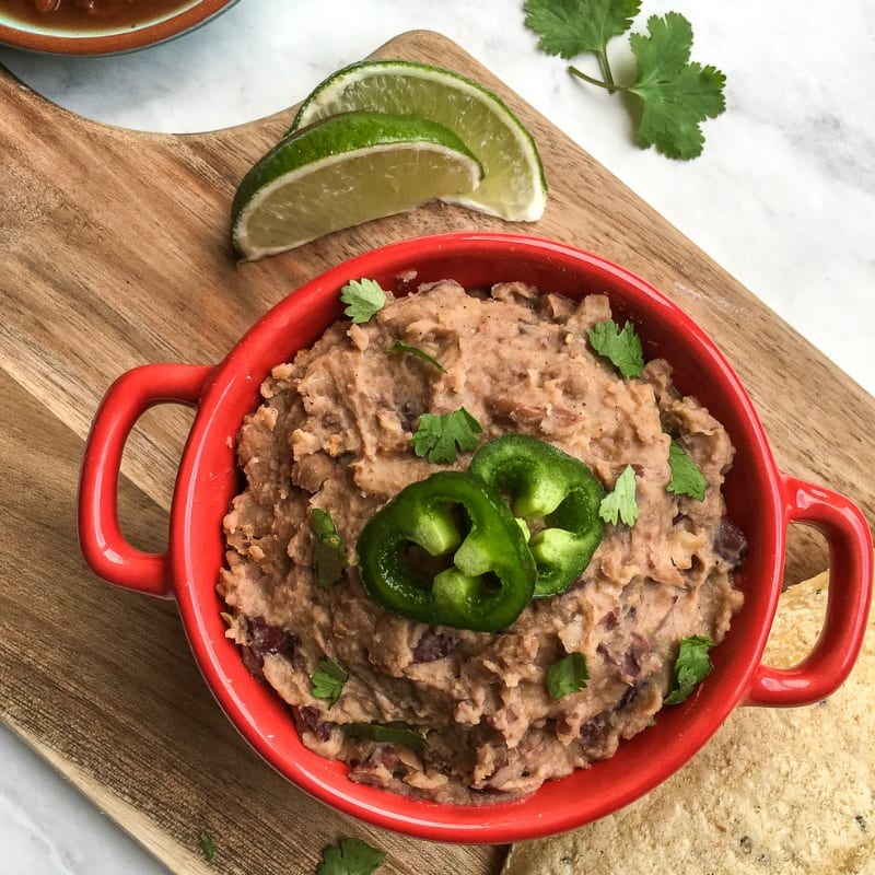 Quick and Easy Vegan Refried Beans Recipe mamalikestocook.com/easy-vegan-ref…