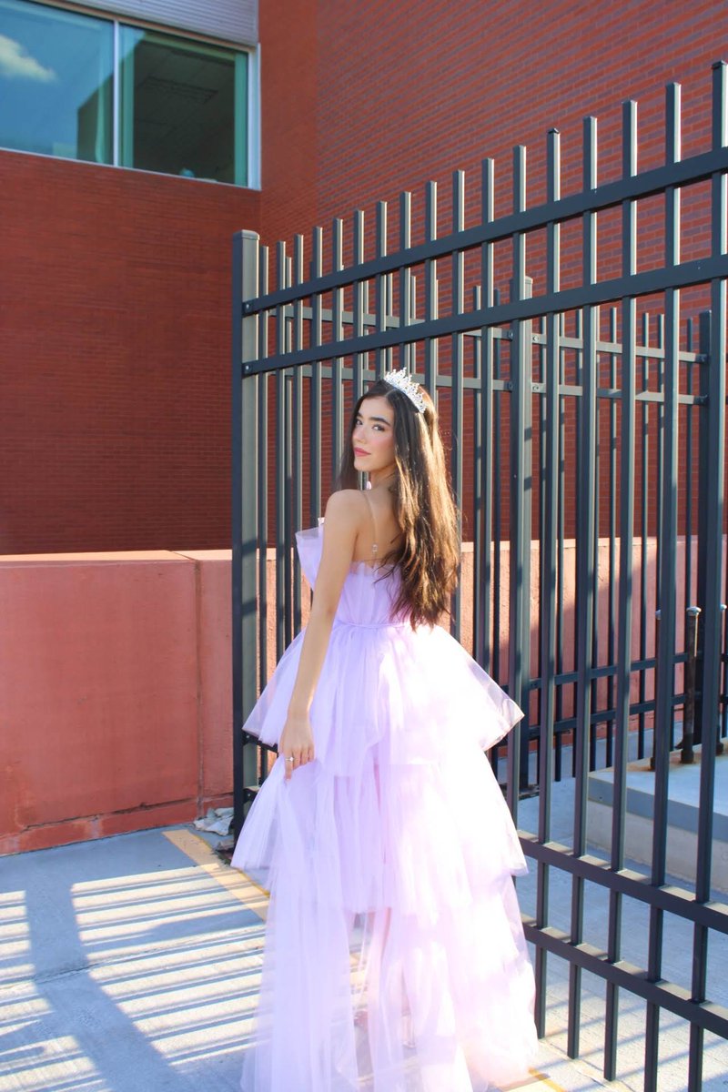 mouthfulofmilky's tweet image. I didn’t go to my senior prom because I didn’t have one LOL #classof2020

My mom went out of her way to grab me a dress nonetheless and a lovely friend took these photos for me! 💜