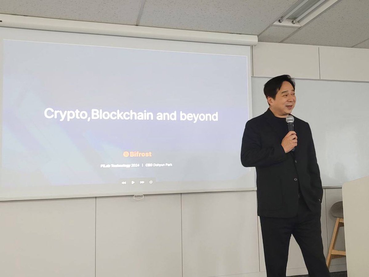 Reporting live from Tokyo! 🇯🇵 The Founder of Bifrost, Dohyun Pak, is here discussing new possibilities in blockchain & RegTech sector with our frens at Waseda University. It's pleasure to be here @CKSweb3 🙏