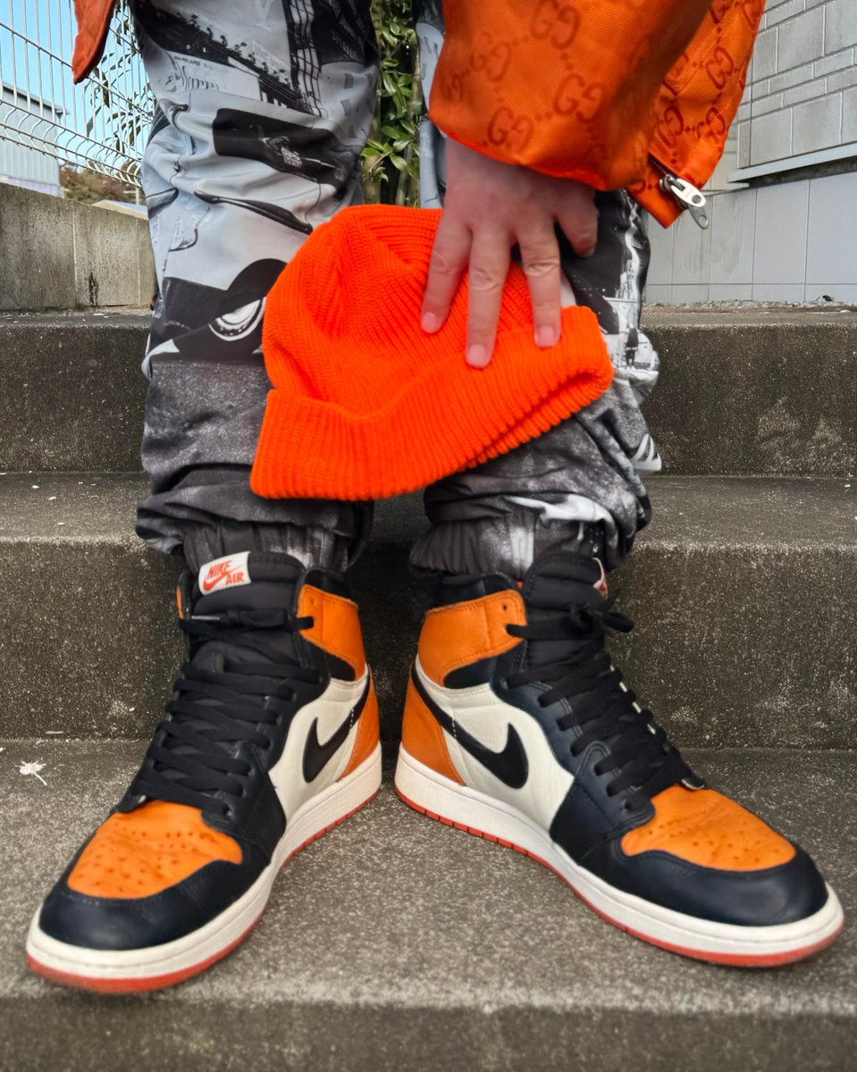 aerom_s's tweet photo. ごきげんよう😎今日の散歩靴👟
NIKE AIR JORDAN 1 High OG
"Shattered Backboard"
ついに手に入れたシャタバで散歩🐶🚶♂️
8-Kicksさん@8kicks_official に感謝です☺️
#BOSS散歩
#スニウォリ写真部
#8kicks https://t.co/T8XpuzzBdS