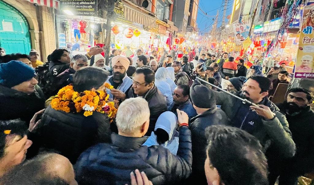 DeependerSHooda's tweet photo. रोहतक के किला रोड मार्केट में घर-घर कांग्रेस, हर घर कांग्रेस अभियान के तहत डोर-टू-डोर जनसंपर्क किया। https://t.co/s8coNXP7pJ
