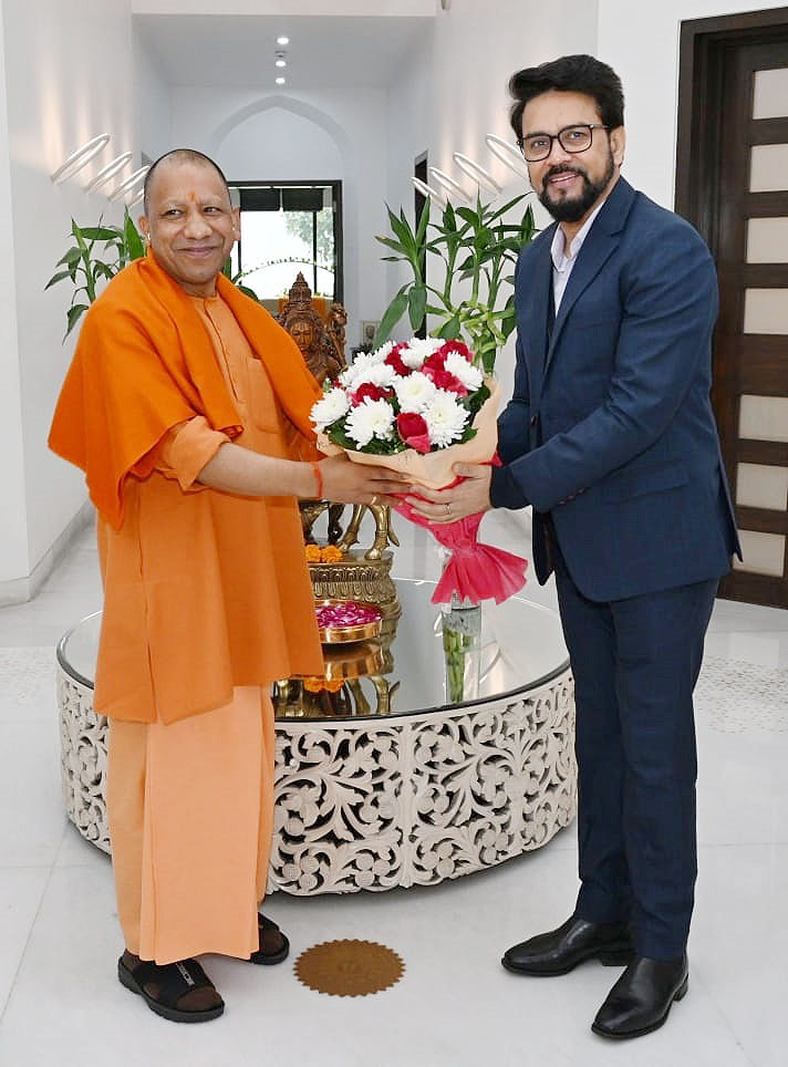 myogioffice's tweet photo. मुख्यमंत्री श्री @myogiadityanath जी महाराज ने आज लखनऊ में मा. केंद्रीय मंत्री श्री अनुराग ठाकुर जी से शिष्टाचार भेंट की।

@ianuragthakur https://t.co/ycjKUjxD4I