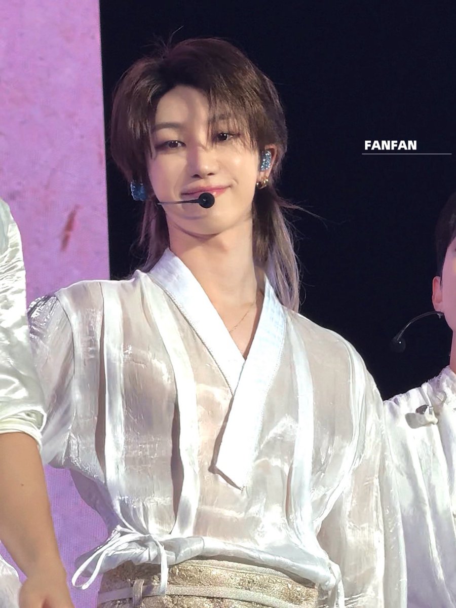 _haofolder_'s tweet photo. Minghao's bread cheeks 🍞🤏🏻 https://t.co/BbSRiA4XWW