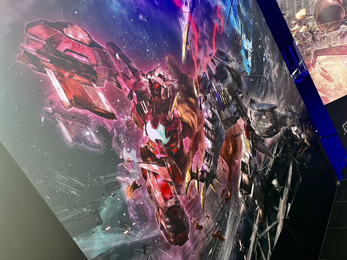 morikken's tweet photo. GGGPキービジュアル、フォトスペースに飾られたので撮ってきた😊
どこから見ても素敵でカッコ良い！！
描いていただいた森下さん、本当にありがとうございます！
#GGGP
#オバブ https://t.co/6NIF0FM24F