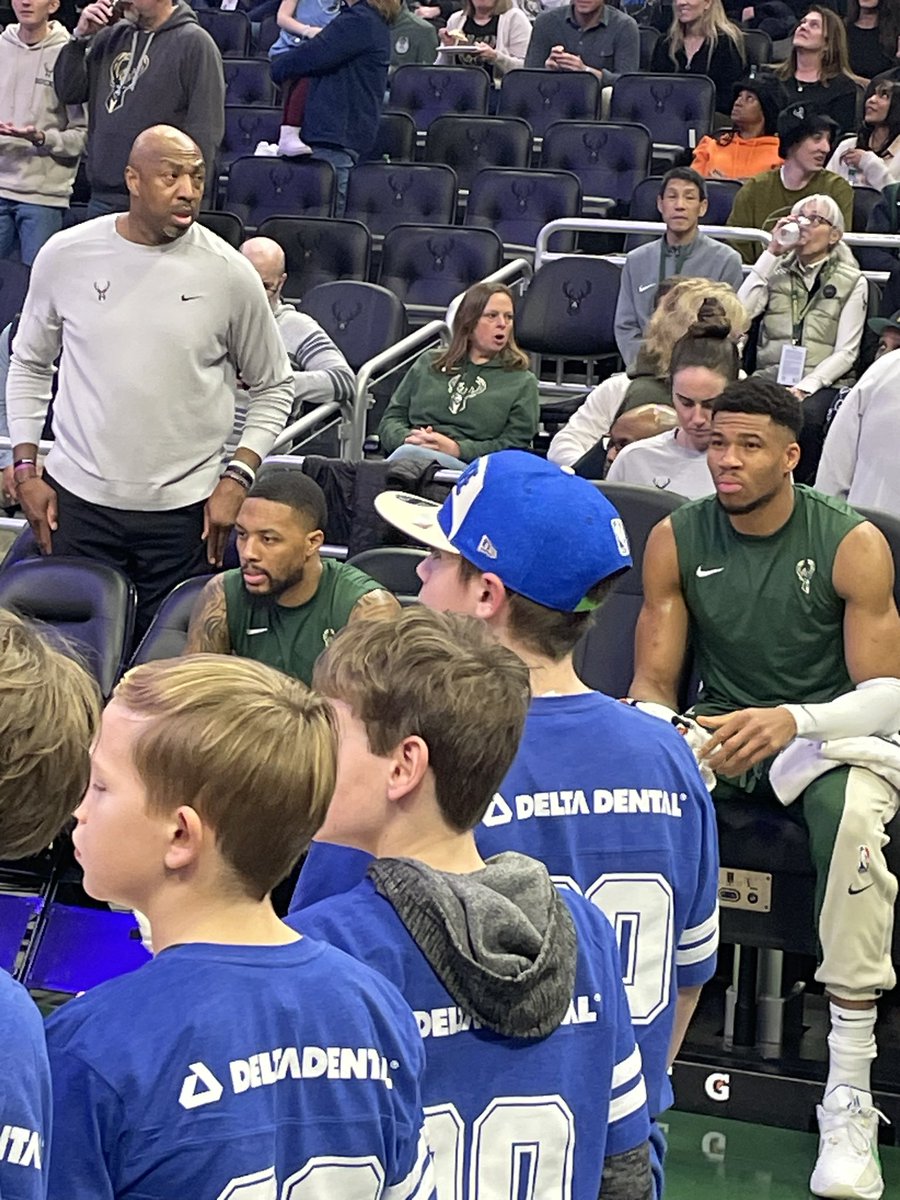 mseavert's tweet photo. Thank you to the Milwaukee @Bucks who rolled out the red carpet to us for our annual WMS PBIS Night at the Bucks game.  Slapping hands w/ players for starting lineups, watching pre-game warm-ups, and cutting the nets down all for kids with MVP or VIP behavior status. #WhitnALLin https://t.co/LdreRp33Sp