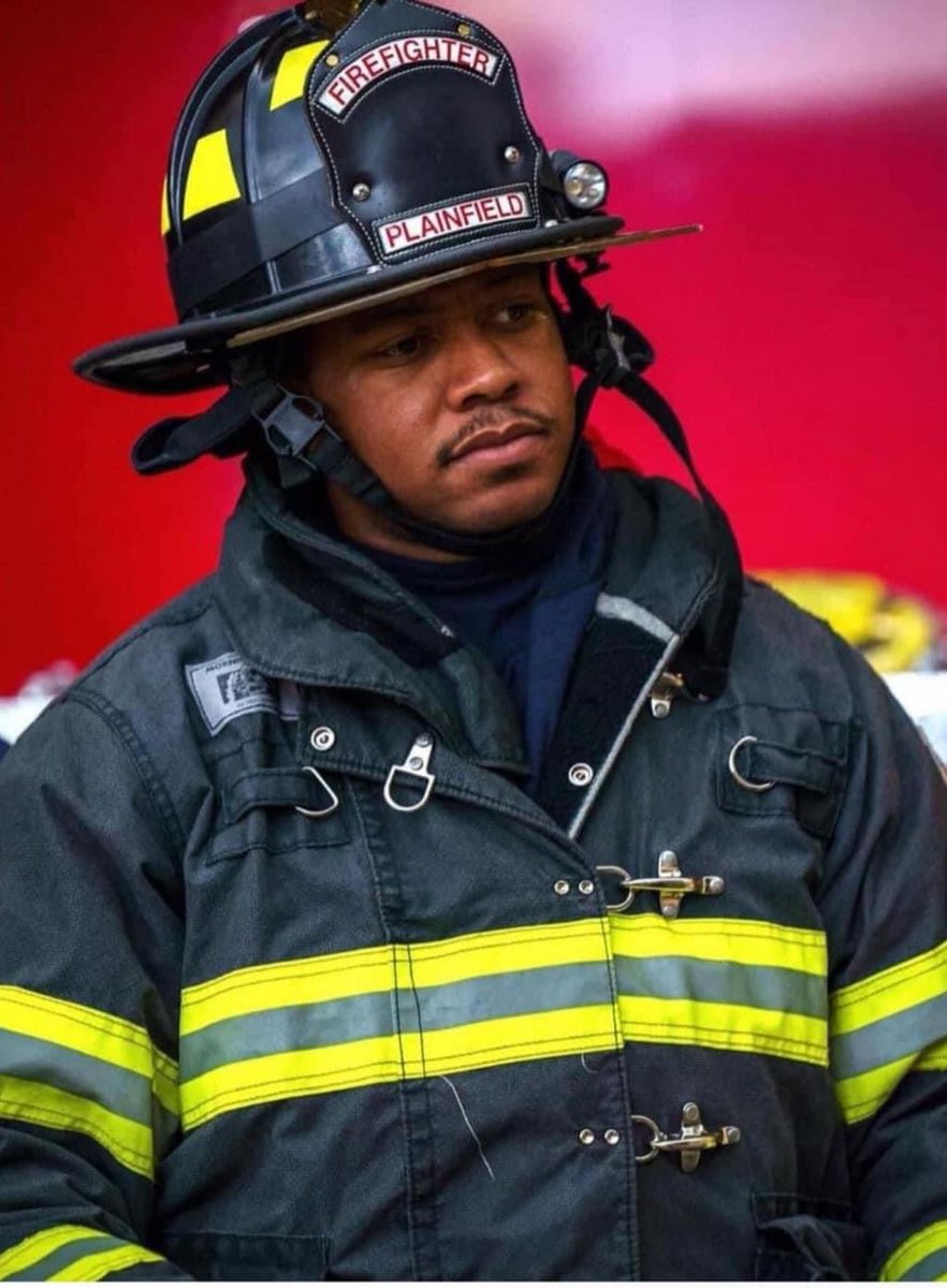 Our deepest sympathy and condolences to the family, friends and residents of Plainfield for the tragic loss of Firefighter Marques Hudson in a fire yesterday morning. Our prayers go out to everyone affected by this terrible event. God Bless 🙏