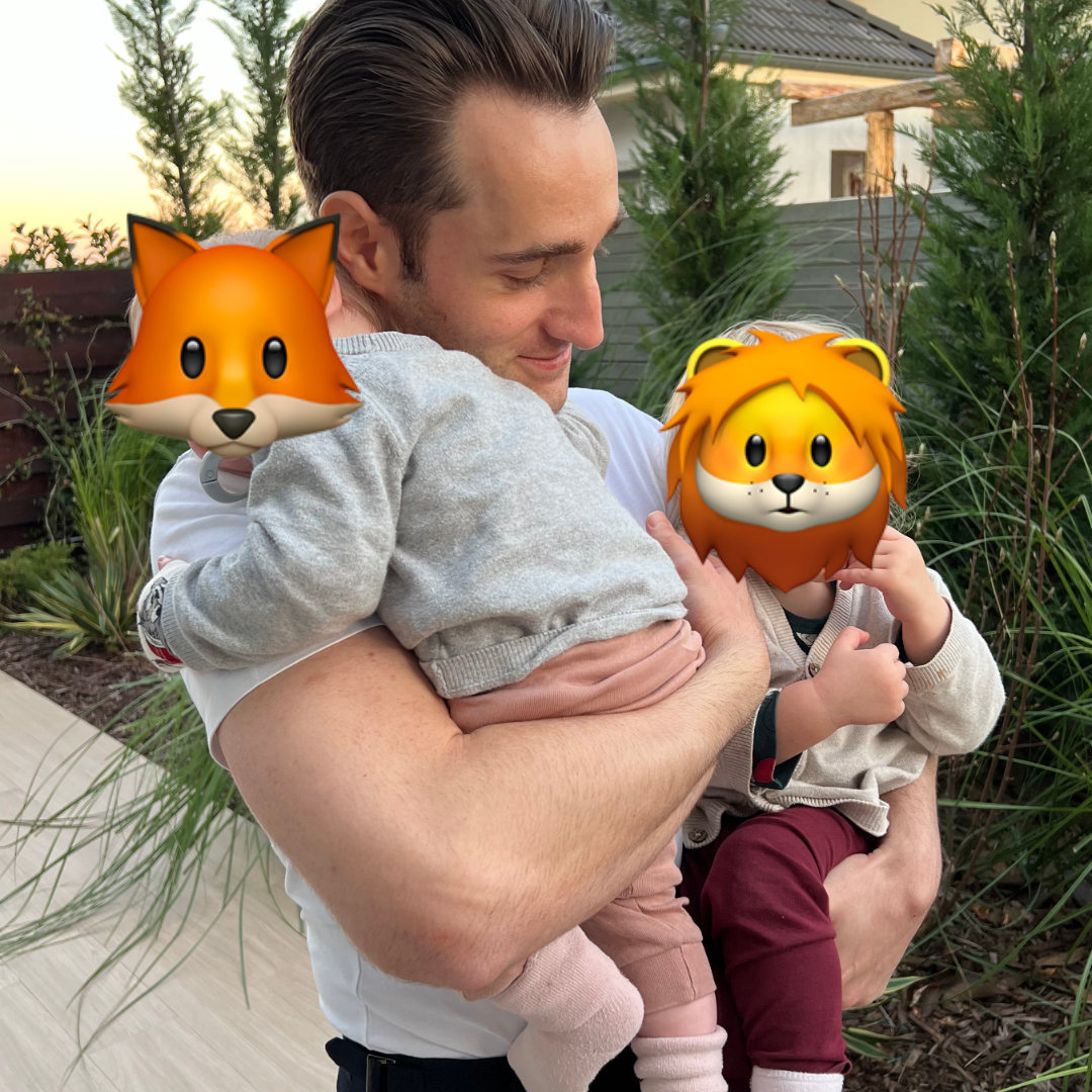 Mes filles sont des PRIVILÉGIÉES : 

- Elles grandissent avec leurs 2 parents.
- Elles sont dans un pays sécurisé.
- Elles n'ont JAMAIS été à la crèche.
- Je leur prépare des repas FRAIS tous les jours.

Être entrepreneur me permet de leur offrir tout ça. ❤️