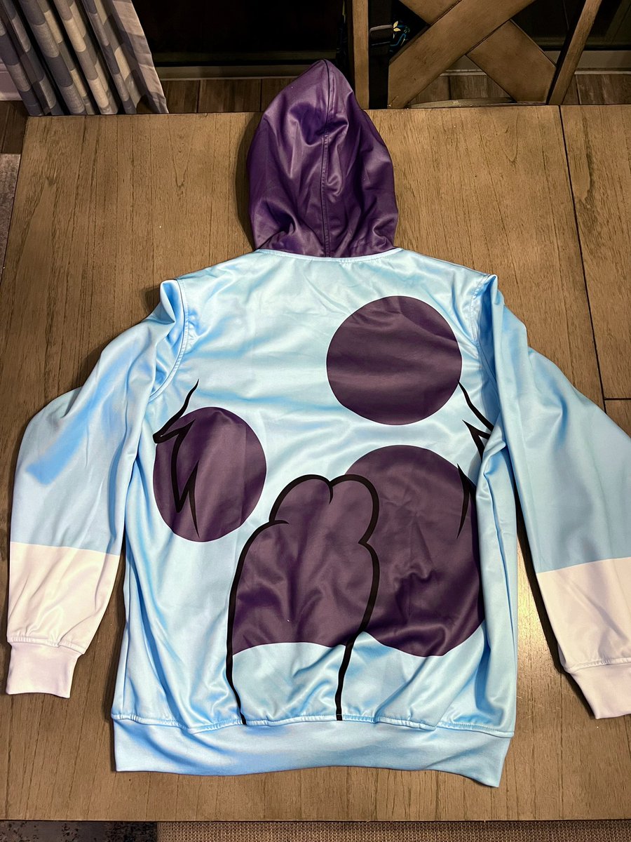 🚨-Raffle!-🚨
With the blessing of the creator, here goes! 

✨Brand New Large Bluey Hoodie absolutely FREE✨
I will pay the shipping. Just want someone to enjoy it ❤️

To enter:
-Follow
-Retweet
-OPTIONAL tell me your fav Bluey character 🐶

Winner randomly drawn Feb 2nd 9pm EST
