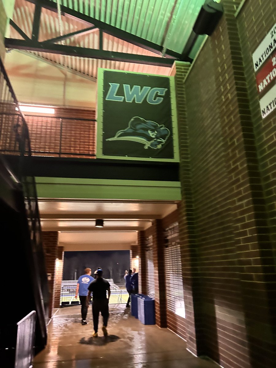Had a great time at @LWC_Football thank you for having me and my family @Coach_CotterLWC @CoachAmbroseLWC <a href="/PowellCoachLowe/">Matt Lowe</a> <a href="/PowellHighFB/">Powell (Tenn.) High Football</a>