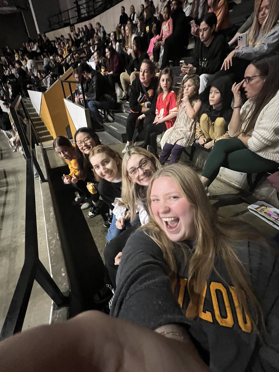 abbyybange's tweet photo. PLS PUT US ON THE BIG SCREEN RAHHH🐅🐅 #MIZ https://t.co/odgQXrkeAs