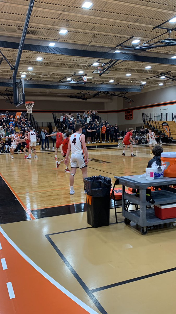 Shawano expanding on the momentum they gained before the half

@ryan_shanty draws a charge and we’re headed the other direction to start the 2nd half for @ShawanoHoops

A. Schmidt face guarding WDP’s Bryce Borowicz

WDP 32-29

#Wisbb