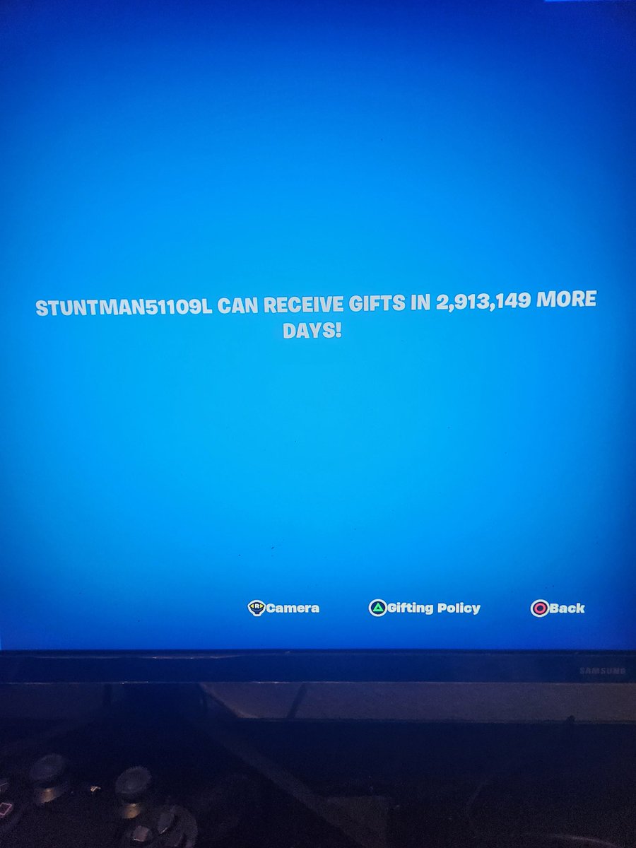 PsychoTRex's tweet photo. @FortniteGame #Fortnite Is this real dude 💀 https://t.co/TDnSuP9081