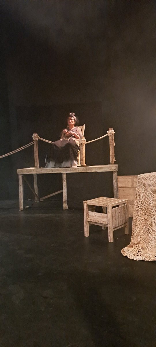 Hoy toca ver #ElEclipse 🎭🌒 de #CarlosOmos <a href="/jimenaemeuve/">Eme Aquí</a> #ginabotello <a href="/CaracolaPro/">CaracolaProducciones</a> <a href="/teatrounam/">Teatro UNAM</a> <a href="/elteatrocdmx/">Cartelera de Teatro</a>