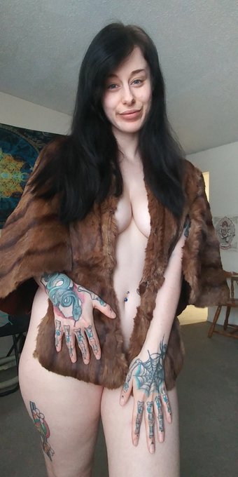 another fur to the collection 💞  . . . &bull; content creator &bull; naked &bull; nude &bull; pale &bull; no make up &bull; no filter