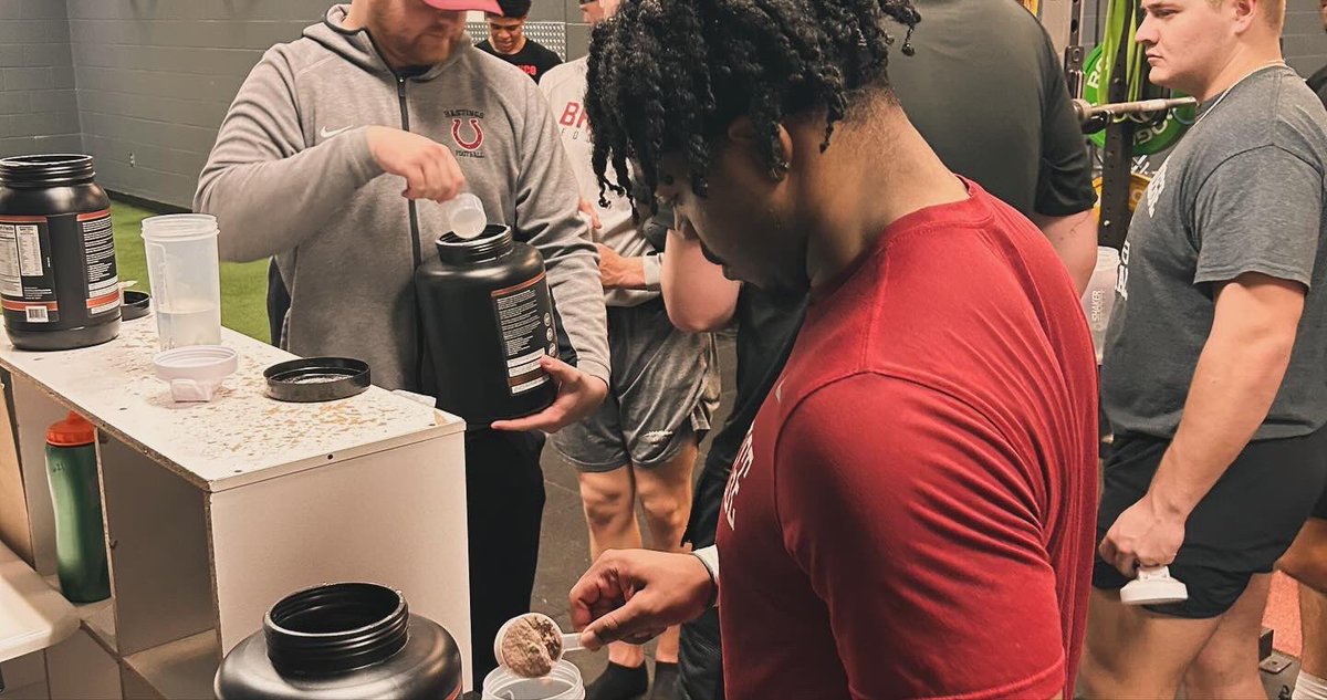 coach_ksuttles's tweet image. The work is NOT done until we slam the good stuff!! 
#FINISH #CommunityHour #ReceeeeeeeiveIt
@HCBroncoFB  @SaturdayJeff