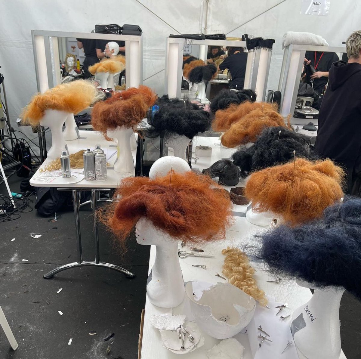 thesoftestaura's tweet photo. details behind the maison margiela artisanal 2024 collection (thread) https://t.co/1dQVh6YmuN