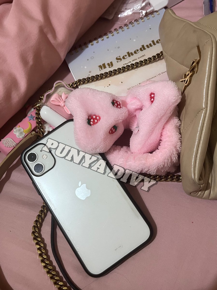 dee 🪷 tweet media