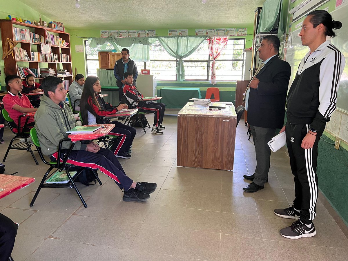 epoem1951's tweet photo. Docentes de la #EPO195, invitan a participar en el Concurso de Asignación a la EMS para los103 municipios, promoción 2024... #SOMOSEPO195. https://t.co/K7MrhR5Kgm