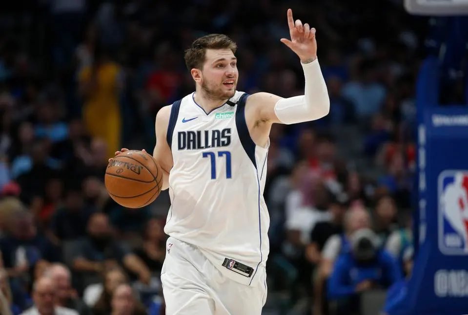 SleeperPicksHQ's tweet photo. First time in NBA history a Father and Son have both put up 60 in one night 🔥 https://t.co/3i1BwcUi7b