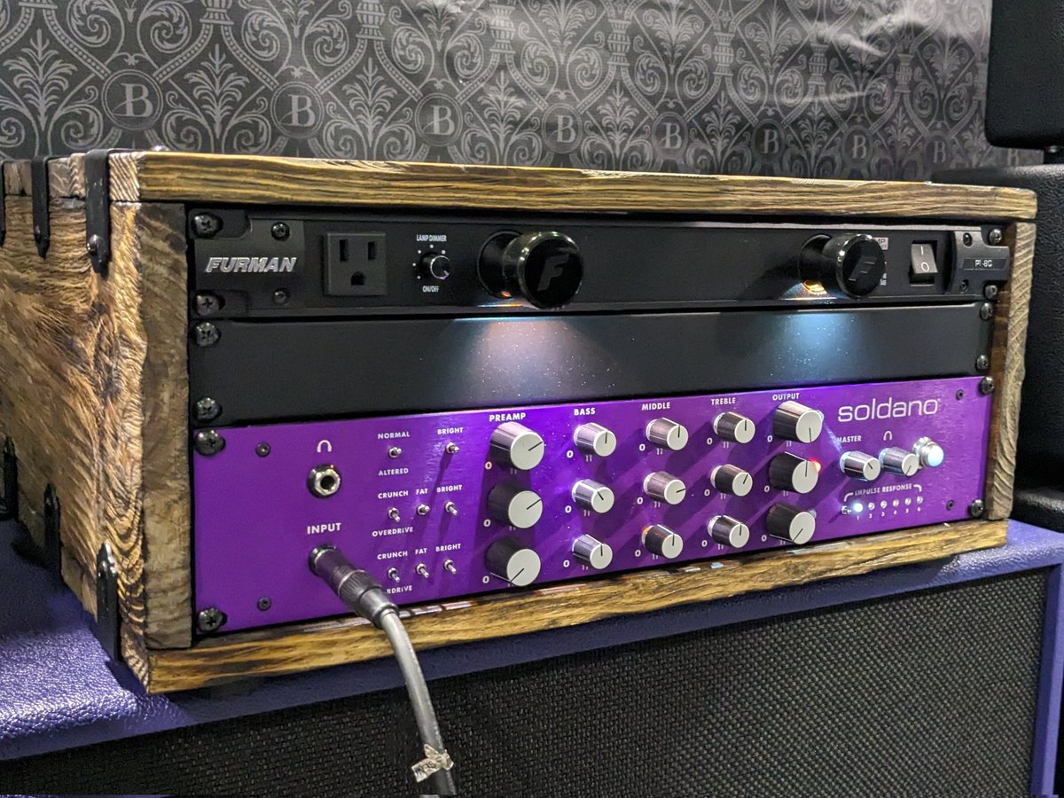 SOLDANOでは、IR搭載ラックプリアンプX88IRが展示されていました