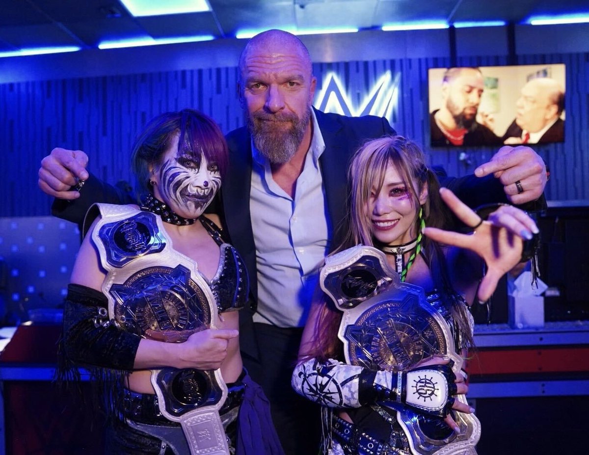 TripleH's tweet image. The #KabukiWarriors continue to be a force that nobody is ready to reckon with…
Congratulations to your NEW @WWE Women’s Tag Team Champions, @WWEAsuka and @KAIRI_official. #SmackDown
