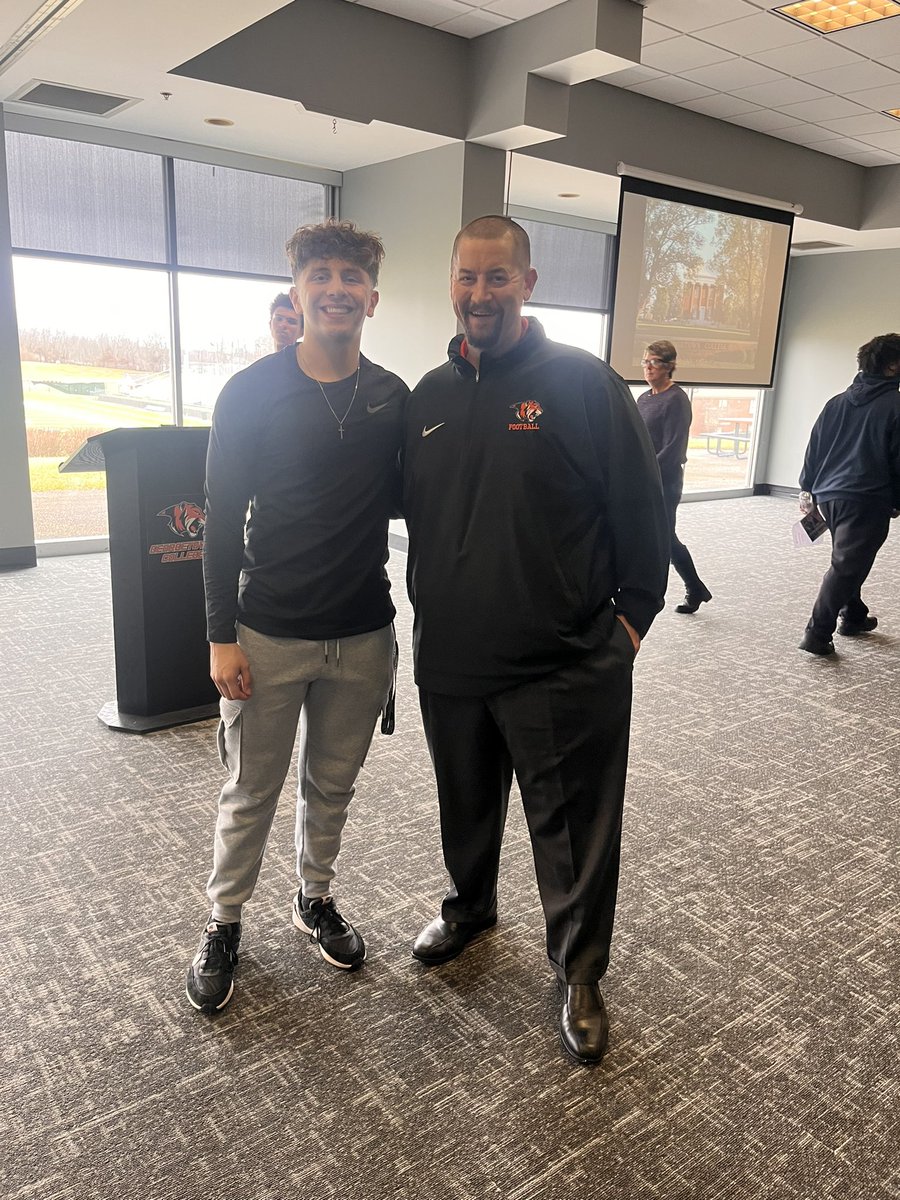 Jeffery Bishop (@jeffery__bishop) on Twitter photo Had a great time up in Georgetown
Thanks coaches for having me up it was a great experience! 🐅<a href="/GtownCoachO/">Chris Oliver</a> <a href="/CoachThrower2/">Michael Thrower</a> <a href="/CoachDamGC/">Coach Damschroder</a> Had a great time up in Georgetown
Thanks coaches for having me up it was a great experience! 🐅<a href="/GtownCoachO/">Chris Oliver</a> <a href="/CoachThrower2/">Michael Thrower</a> <a href="/CoachDamGC/">Coach Damschroder</a>