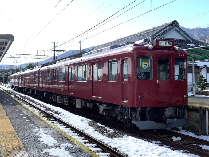 ここだけ'80年代前期の近鉄やしかし還暦間近とは思えんツヤテカぶり 