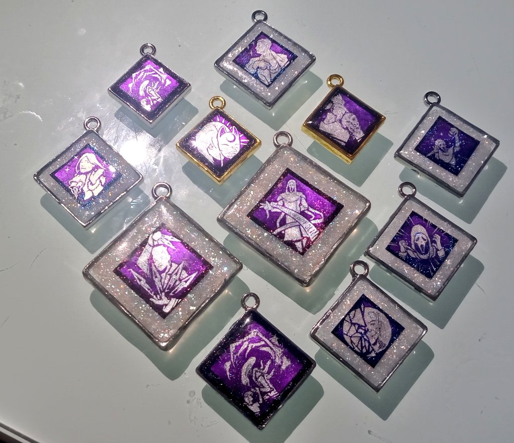 son_of_parrot's tweet photo. 一昨日久々に半休でレジンチャームを作った。キラキラ✨ https://t.co/KNFz4D3eiY