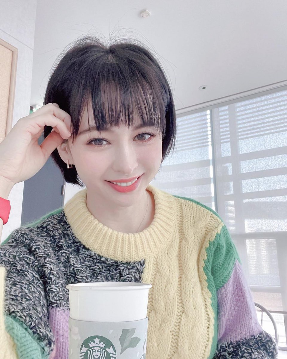 時⳿間‍と​は​、 一⬝人⳿のᱸ若⬝さﾠを 老᠎い⳿ぼれに᠎変ﾞえ 、᠍無知᠍を理解に変えることであり、闇の後には果てしない日差しと虹のようだ。