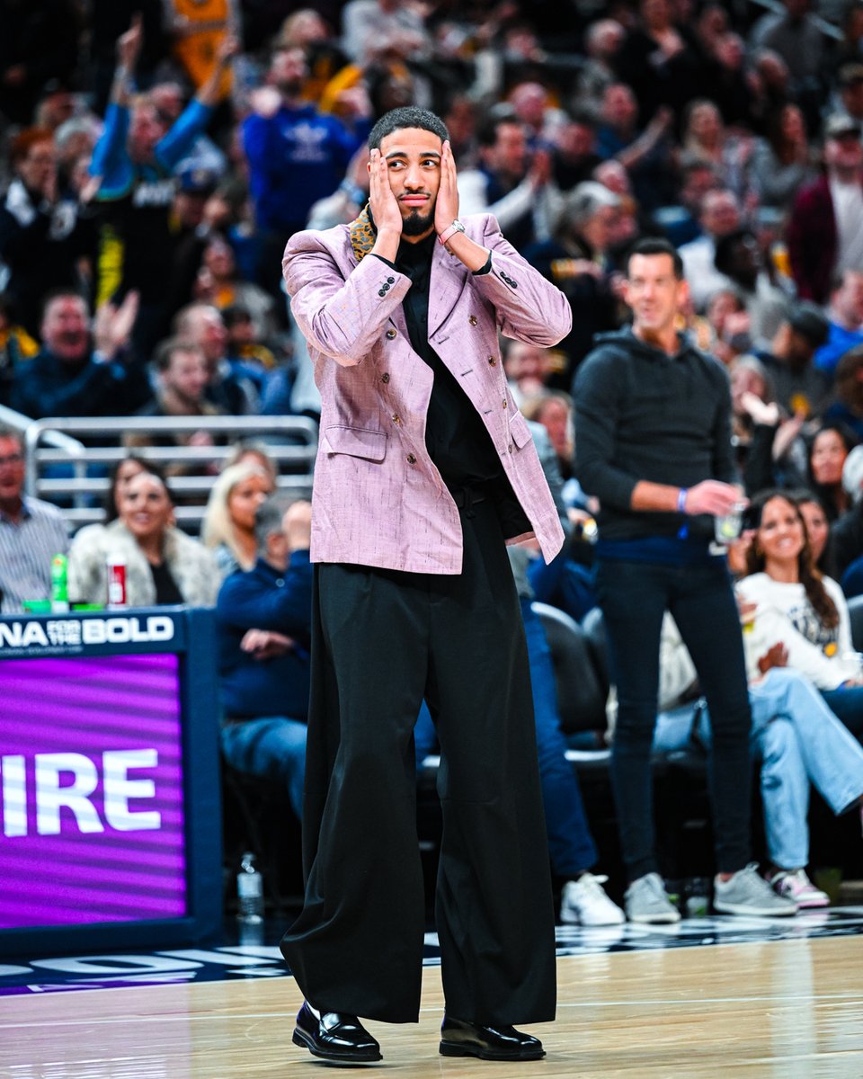 Pacers's tweet photo. tonight was HYPE 🗣️ https://t.co/0Vy1d3GFpP